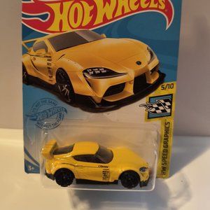 d9 hot wheels 20 toyota gr  supra with shipping protector